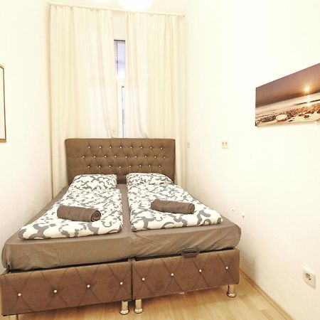 Comfortable Rooms Near Schoenbrunn Palace Hl Wien Exteriör bild